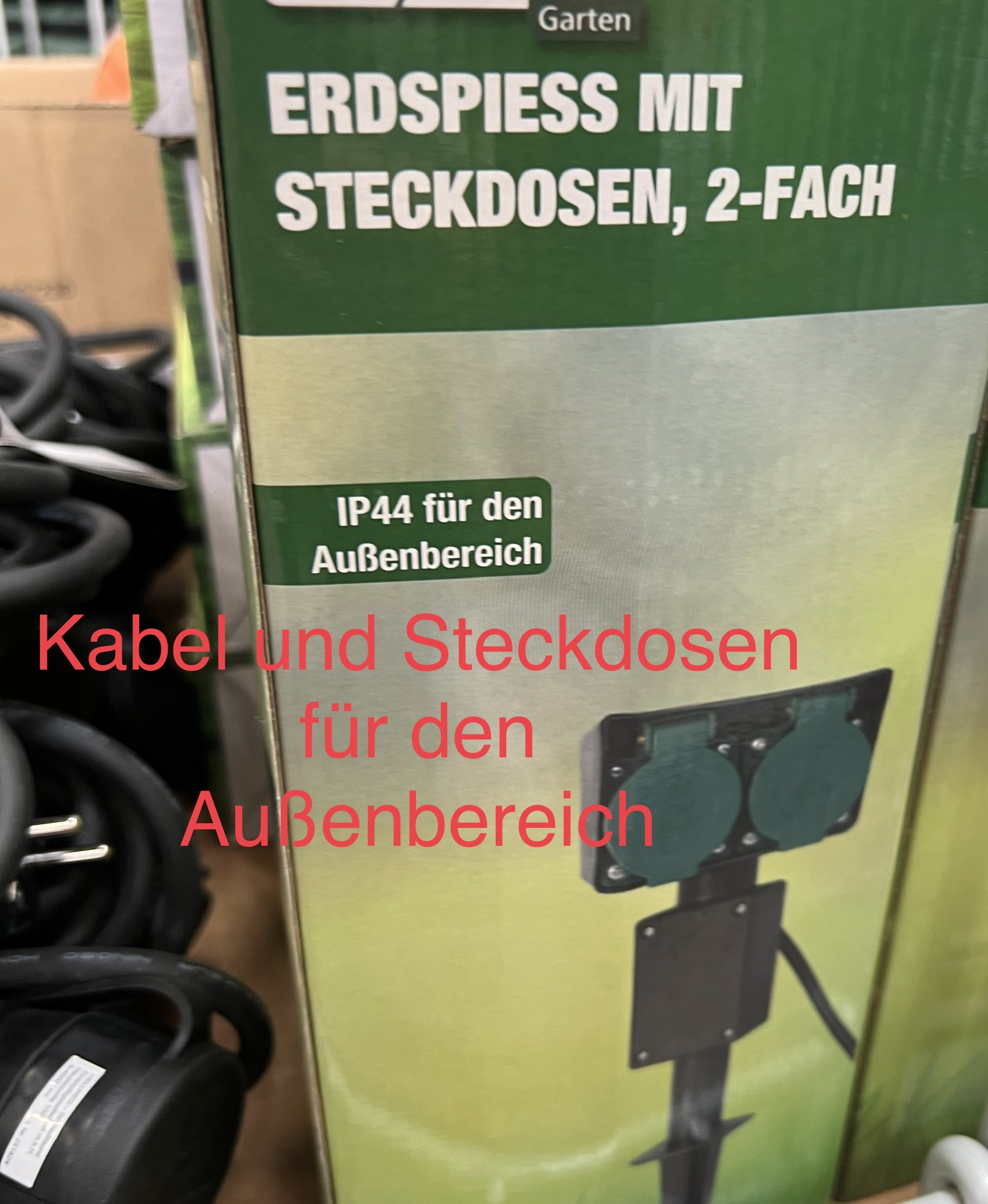 Kabel und Steckdosen